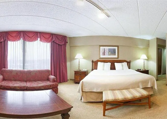 Hotel Chicago Nw Crystal Lk Conv Ctr By Ihg 3*