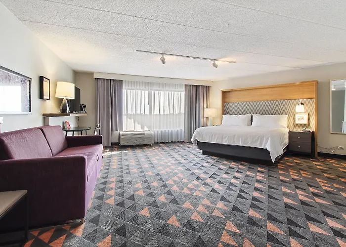 Chicago Nw Crystal Lk Conv Ctr By Ihg Hotel 3*
