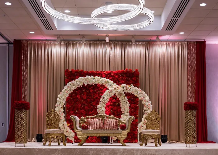 Hotel Chicago Nw Crystal Lk Conv Ctr By Ihg