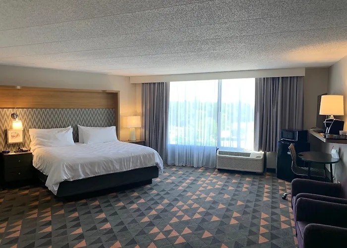 Chicago Nw Crystal Lk Conv Ctr By Ihg Hotel Crystal Lake