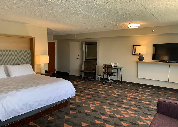 Hotel Chicago Nw Crystal Lk Conv Ctr By Ihg 3*