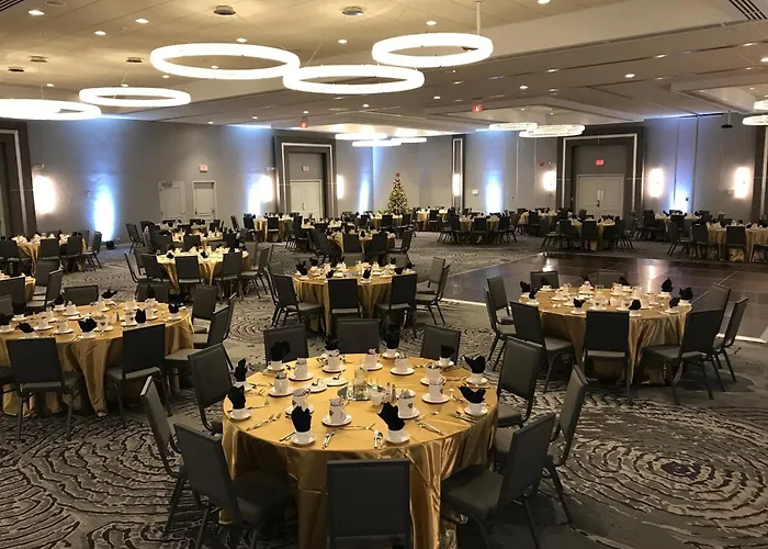 Chicago Nw Crystal Lk Conv Ctr By Ihg Crystal Lake