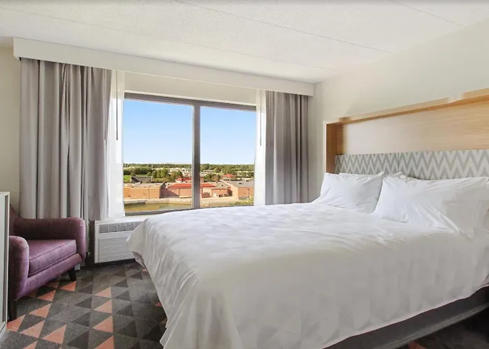 Chicago Nw Crystal Lk Conv Ctr By Ihg Hotel