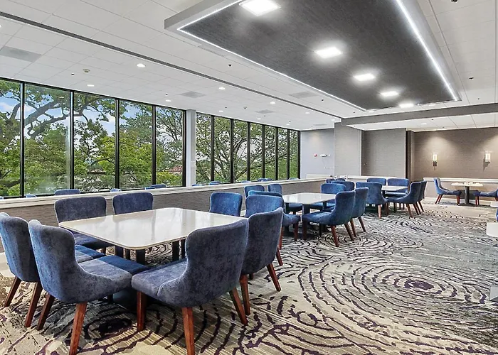 Chicago Nw Crystal Lk Conv Ctr By Ihg Hotel