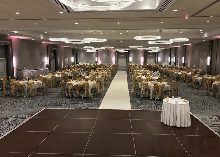 Hotel Chicago Nw Crystal Lk Conv Ctr By Ihg Crystal Lake