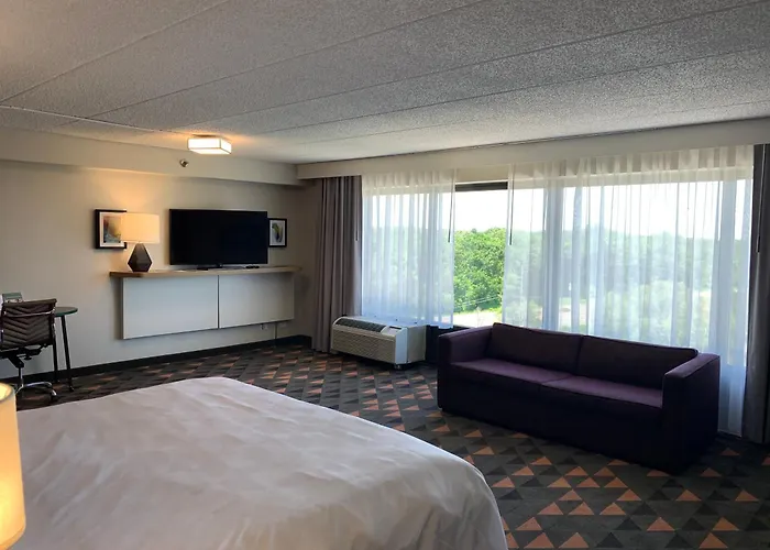 Chicago Nw Crystal Lk Conv Ctr By Ihg