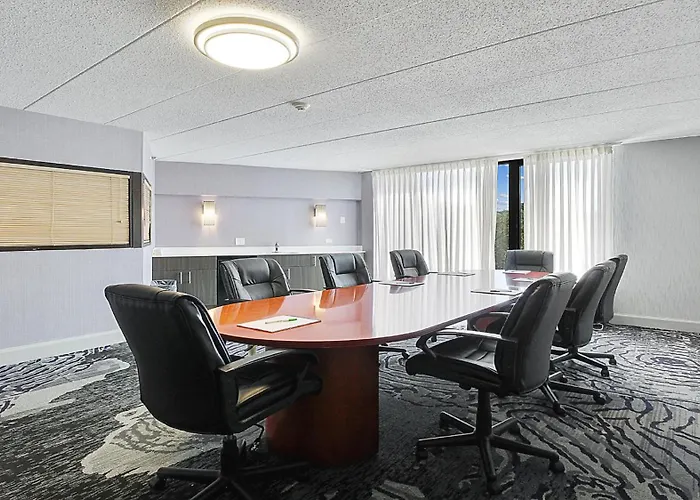Chicago Nw Crystal Lk Conv Ctr By Ihg 3* Crystal Lake