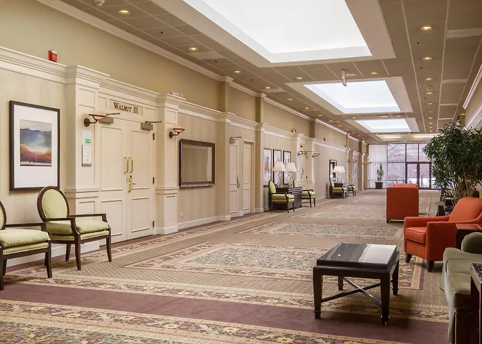Chicago Nw Crystal Lk Conv Ctr By Ihg Hotel 3*