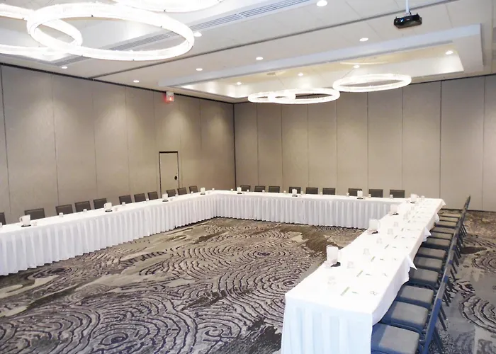 Chicago Nw Crystal Lk Conv Ctr By Ihg Hotel