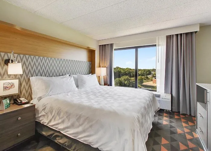 Chicago Nw Crystal Lk Conv Ctr By Ihg Hotel Crystal Lake