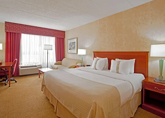 Hotel Chicago Nw Crystal Lk Conv Ctr By Ihg 3*