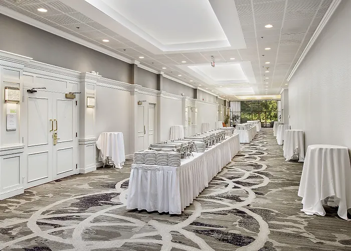 Chicago Nw Crystal Lk Conv Ctr By Ihg 3*