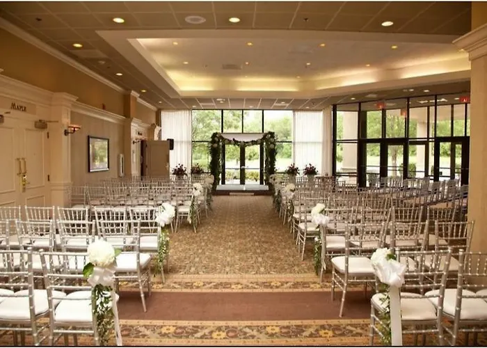 Hotel Chicago Nw Crystal Lk Conv Ctr By Ihg Crystal Lake
