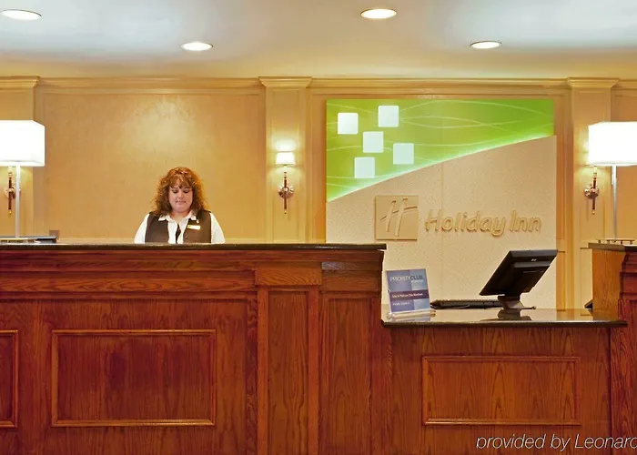 Chicago Nw Crystal Lk Conv Ctr By Ihg Hotel 3*