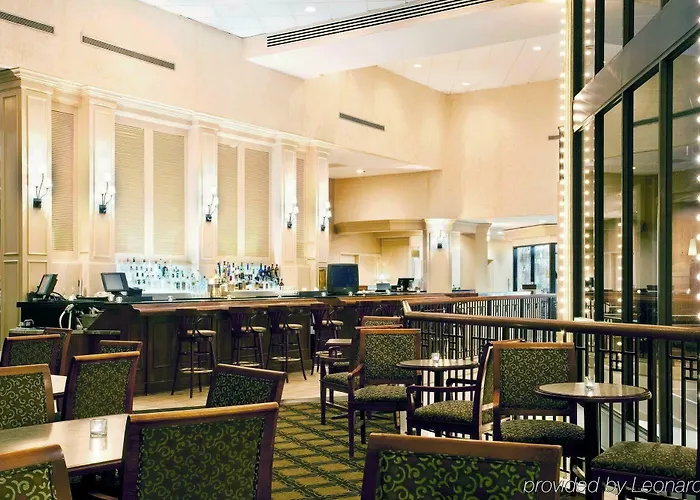 Chicago Nw Crystal Lk Conv Ctr By Ihg Hotel Crystal Lake