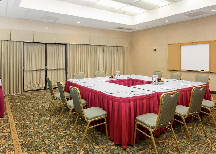 Hotel Chicago Nw Crystal Lk Conv Ctr By Ihg 3*